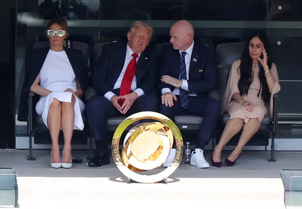 President Trump and Melania at FIFA Final as crowd boos