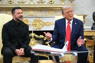 Donald Trump and Volodymyr Zelensky meeting in the Oval Office